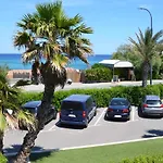 La 3*